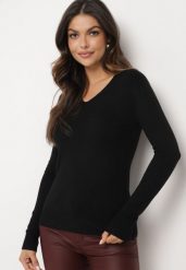 Czarny Sweter z Bawełną i Dekoltem w Serek Etarevia. Czarne swetry nierozpinane damskie Born2be, bez wzorów, z bawełny, bez kołnierzyka, bez ramiączek. Za 34.99 zł.