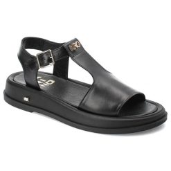 Czarne Sandały Karino Modne Obuwie Damskie. Czarne sandały damskie Karino, bez wzorów, ze skóry, bez obcasa, bez zapięcia. Za 399.00 zł.