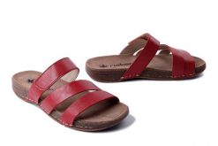 RIEKER 61450-33 red, klapki damskie. Czerwone klapki damskie Rieker, na lato, bez wzorów, bez obcasa, bez zapięcia. Za 289.90 zł.