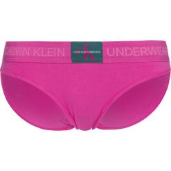 Calvin Klein Spodenki Różowy. Czerwone majtki damskie Calvin Klein, z bawełny. Za 102.95 zł.