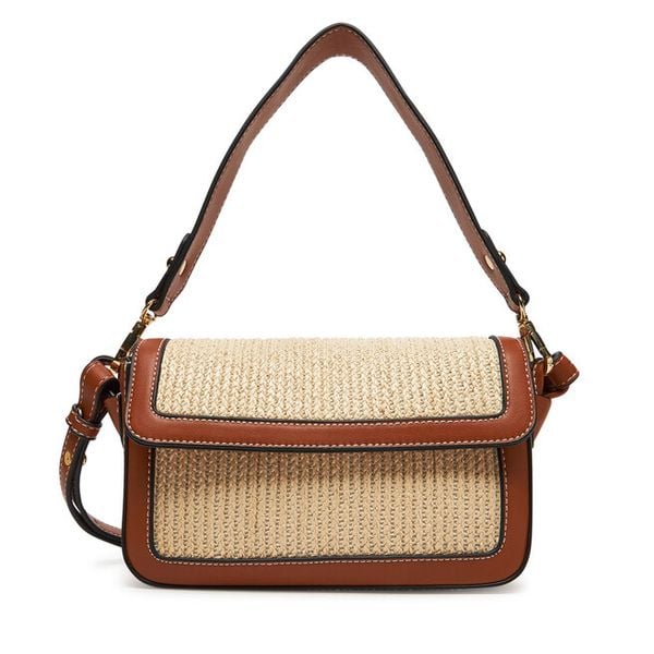 Torebka DeeZee. Brązowe listonoszki damskie DeeZee, bez wzorów, bez dodatków. Za 89.99 zł.