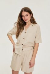Koszula z krótkimi rękawami beżowa. Brązowe koszule damskie MOODO, l, bez wzorów, z bawełny, bez kołnierzyka, bez ramiączek. Za 119.99 zł.