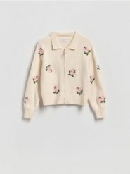 Rozpinany sweter z kołnierzykiem - kremowy. Białe kardigany damskie Reserved, l, bez wzorów, z dzianiny, bez kołnierzyka. Za 149.99 zł.