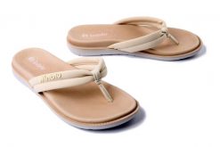 INBLU SF-04 002 beżowy, klapki damskie. Brązowe klapki damskie Inblu, na lato, bez wzorów, bez obcasa, bez zapięcia. Za 83.99 zł.