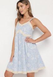 Niebieska Bawełniana Sukienka w Kwiaty z Haftem Nilacine. Niebieskie sukienki damskie Born2be, na co dzień, l, bez wzorów, z bawełny, eleganckie, bez kołnierzyka, bez ramiączek, mini. Za 149.99 zł.