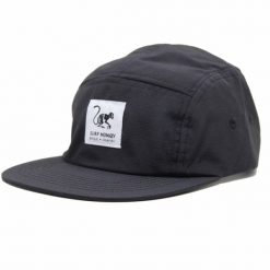 Regulowana czapka z daszkiem typu strapback – wodoodporna (czarna). Czarne czapki damskie SURF MONKEY, bez wzorów, sportowe. Za 179.95 zł.
