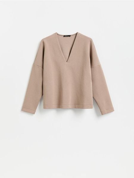 Bluza z dekoltem V - brązowy. Brązowe bluzy damskie Reserved, l, bez wzorów, z bawełny, bez ramiączek, bez kaptura. Za 89.99 zł.