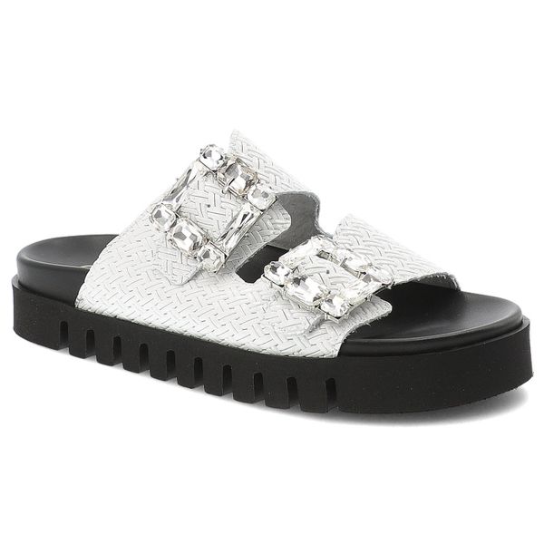 Białe Klapki Chebello Stylowe Obuwie Damskie. Białe klapki damskie CheBello, na lato, bez wzorów, eleganckie, bez obcasa, bez zapięcia. Za 429.00 zł.