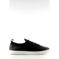 Czarne Trampki mięciutkie z gumkami 8-10 Black. Czarne trampki i tenisówki damskie ButyModne, bez wzorów, z gumy, bez zapięcia. W wyprzedaży za 69.00 zł.