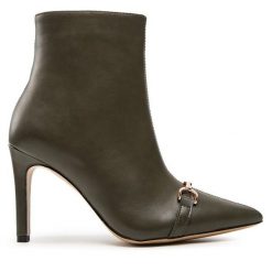 Botki DeeZee. Zielone botki damskie DeeZee, bez wzorów, bez obcasa, na szpilce, bez zapięcia. Za 189.99 zł.