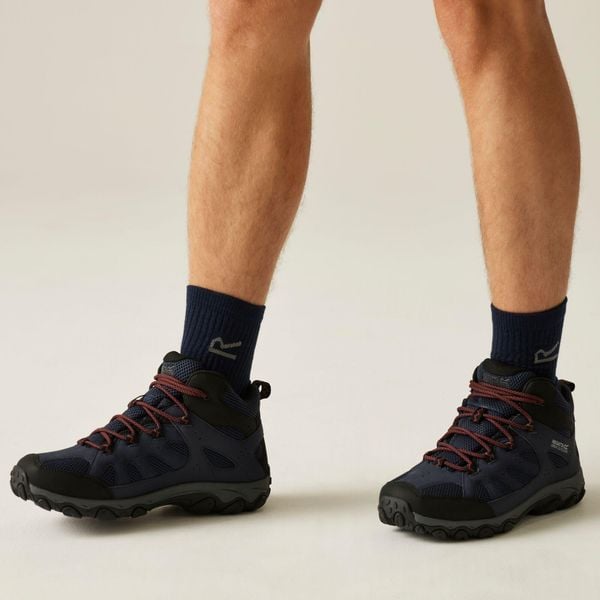 Męskie buty trekkingowe Edgepoint IV Mid. Niebieskie trekkingi męskie Regatta, z materiału, bez zapięcia. Za 229.99 zł.