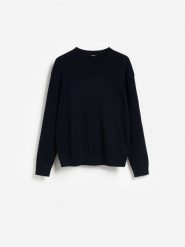 Sweter z dodatkiem modalu - granatowy. Niebieskie swetry męskie Reserved, l, bez wzorów, z bawełny, bez kołnierzyka, bez ramiączek. Za 139.99 zł.