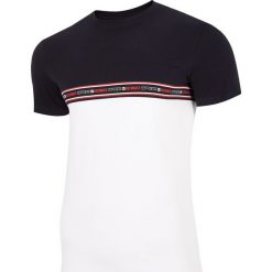 T-shirt męski TSM230 - ciemny granat. T-shirty męskie 4F, m, bez wzorów, bez kołnierzyka, bez ramiączek. W wyprzedaży za 49.99 zł.