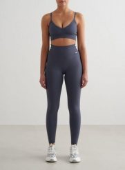 Damskie legginsy bezszwowe, prążkowane, wysoki stan, squat proof niebieskie. Niebieskie legginsy damskie Aim'n, bez wzorów, z dzianiny. Za 165.10 zł.