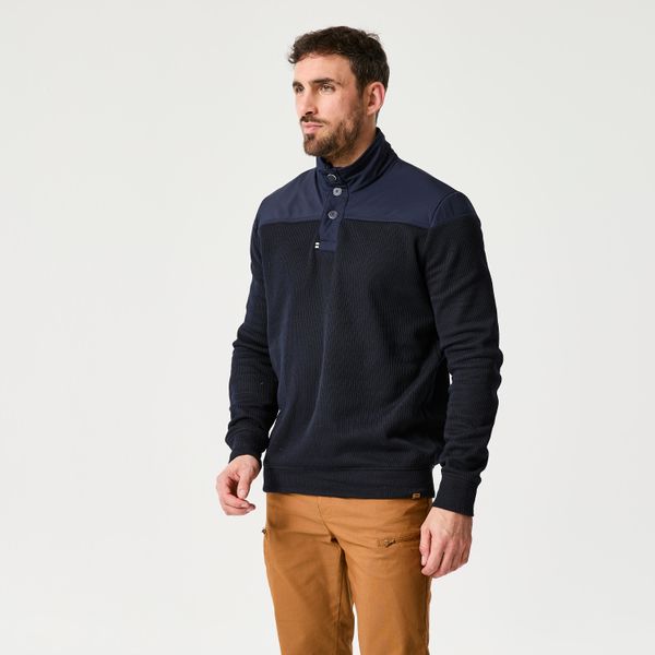 Sweter marynarski męski Decathlon 100. Niebieskie swetry męskie TRIBORD, l, bez wzorów, z bawełny, eleganckie, bez kołnierzyka, bez ramiączek. Za 119.99 zł.