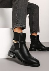 Czarne Botki w Stylu Sztybletów Zdobione Paskiem z Metalową Aplikacją Riavessa. Czarne botki damskie Renee, z aplikacjami, eleganckie, bez obcasa, na obcasie, bez zapięcia. Za 129.99 zł.