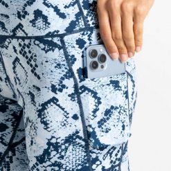 Legginsy turystyczne damskie Influential 3/4. Białe legginsy damskie Dare 2B, bez wzorów. W wyprzedaży za 120.35 zł.