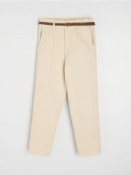 Jeansy mom paperbag z wysokim stanem - kremowy. Białe jeansy damskie Sinsay, bez wzorów, z jeansu, z podwyższonym stanem. Za 69.99 zł.