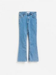 Jeansy flare - niebieski. Niebieskie jeansy damskie Reserved, bez wzorów, z bawełny. Za 129.99 zł.