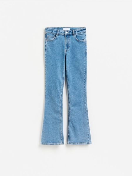 Jeansy flare - niebieski. Niebieskie jeansy damskie Reserved, bez wzorów, z bawełny. Za 129.99 zł.