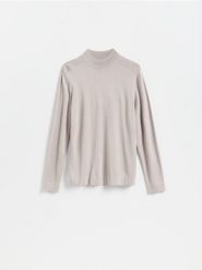 Gładki sweter z półgolfem - beżowy. Brązowe swetry męskie Reserved, l, bez wzorów, z dzianiny, bez kołnierzyka, bez ramiączek. Za 129.99 zł.