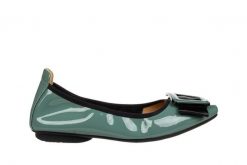 Półbuty Loretta Vitale E40303B Blue 514257, Zielony, Skóra lakierowana - 36. Zielone półbuty damskie Loretta Vitale, bez wzorów, z lakierowanej skóry, eleganckie, bez obcasa, bez zapięcia. W wyprzedaży za 242.10 zł.
