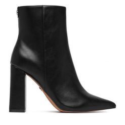 Botki Nine West. Czarne botki damskie Nine West, bez wzorów, bez obcasa, na słupku, bez zapięcia. Za 279.99 zł.
