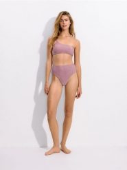 Góra od bikini - brudny róż. Czerwone stroje kąpielowe damskie Reserved, bez wzorów. W wyprzedaży za 39.99 zł.
