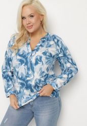 Niebieska Wiskozowa Koszula w Abstrakcyjny Wzór z Regulowanymi Rękawami Iladirae. Niebieskie koszule damskie Born2be, xl, bez wzorów, z jeansu, eleganckie, bez kołnierzyka, bez ramiączek. Za 49.99 zł.