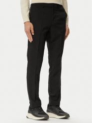 BOSS Chinosy Goc Swing 50564285 Czarny Regular Fit. Czarne eleganckie spodnie męskie Boss, bez wzorów, z syntetyku. Za 699.99 zł.