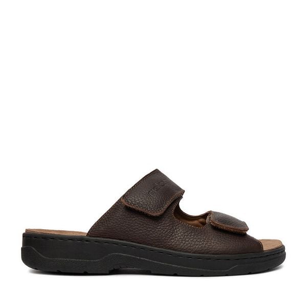 Klapki Rieker. Brązowe klapki męskie Rieker, bez wzorów, bez zapięcia. Za 349.99 zł.