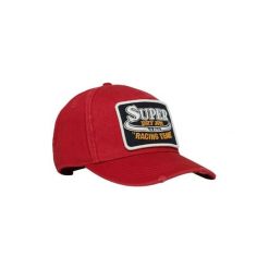 Czapka z daszkiem z logo Superdry. Czerwone czapki damskie Superdry, bez wzorów. W wyprzedaży za 146.15 zł.