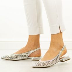 Srebrne przewiewne baleriny damskie D&A 0105. Szare balerinki damskie DiA, na lato, w ażurowe wzory, z jeansu, eleganckie, bez obcasa, na obcasie, bez zapięcia. Za 259.00 zł.