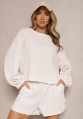 Jasnobeżowy Basicowy Komplet Szorty i Bluza Novirissa. Brązowe bluzy damskie Renee, na lato, bez wzorów, z materiału, bez ramiączek, bez kaptura. Za 99.99 zł.