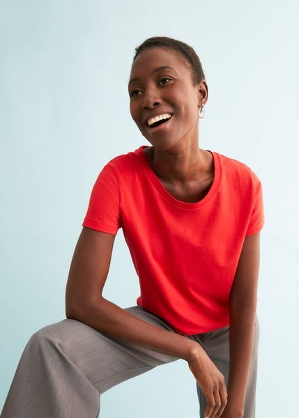 Bluzka z okrągłym dekoltem (5 szt.). Czerwone bluzki damskie bonprix, bez wzorów, z dżerseju, bez kołnierzyka, bez ramiączek. Za 147.99 zł.