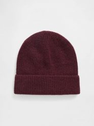 CZAPKA ZIMOWA GAP UNISEX CIEPŁA 791205-06. Czerwone czapki damskie GAP, na zimę, bez wzorów, eleganckie. Za 89.00 zł.