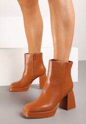 Brązowe Botki na Słupku z Platformą i Kwadratowym Noskiem Sassisya. Brązowe botki damskie Born2be, na jesień, bez wzorów, eleganckie, bez obcasa, na obcasie, bez zapięcia. Za 59.99 zł.