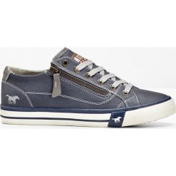Sneakersy Mustang. Czerwone obuwie sportowe damskie bonprix, z aplikacjami, bez zapięcia. Za 219.99 zł.