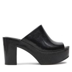 Klapki Melissa. Czarne klapki damskie Melissa, bez wzorów, bez obcasa, bez zapięcia. Za 419.99 zł.