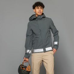 Kurtka przeciwdeszczowa na rower miejski męska Btwin 540 odblaskowa. Zielone kurtki męskie B'TWIN, m, bez wzorów, z materiału, sportowe, bez kaptura. W wyprzedaży za 249.99 zł.