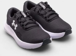 Buty męskie UNDER ARMOUR treningowe Charged Surge 4 czarne 45. Czarne buty sportowe męskie Under Armour, bez wzorów, bez zapięcia. Za 255.68 zł.