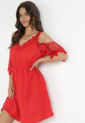 Czerwona Sukienka Mini Hiszpanka na Ramiączkach z Koronkowymi Rękawami i Gumką w Pasie Giovati. Czerwone sukienki damskie Born2be, na co dzień, na lato, l, bez wzorów, z koronki, bez kołnierzyka, bez ramiączek, mini, rozkloszowane. Za 59.99 zł.