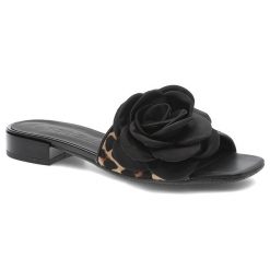 Czarne Klapki Chebello Eleganckie Obuwie Damskie. Czarne klapki damskie CheBello, na lato, z aplikacjami, eleganckie, bez obcasa, na obcasie, bez zapięcia. Za 349.00 zł.