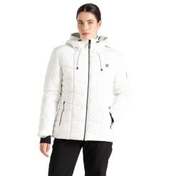 Kurtka Narciarska Damska Blindside. Białe kurtki sportowe damskie Dare 2B, na zimę, bez wzorów, bez ramiączek, bez kaptura, narciarskie. Za 205.99 zł.