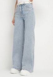 Jasnoniebieskie Jeansy w Wysokim Stanem i Szeroką Nogawką Zdobione Cyrkoniami Palinthia. Niebieskie jeansy damskie Born2be, z aplikacjami, z jeansu, eleganckie, z podwyższonym stanem. Za 129.99 zł.