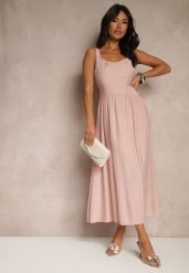Różowa Rozkloszowana Sukienka z Wiskozy Milunisa. Czerwone sukienki damskie Renee, na co dzień, m, bez wzorów, z jeansu, eleganckie, bez kołnierzyka, bez ramiączek, maxi, rozkloszowane. Za 69.99 zł.