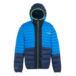 Kurtka z kapturem Regatta Leedre. Niebieskie kurtki męskie Regatta, bez wzorów, z puchu, sportowe, z kapturem. W wyprzedaży za 310.75 zł.