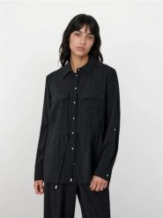 Koszula z kieszeniami cargo i wiązaniem w talii - czarny. Czarne koszule damskie Sinsay, l, bez wzorów, bez kołnierzyka, bez ramiączek. Za 59.99 zł.