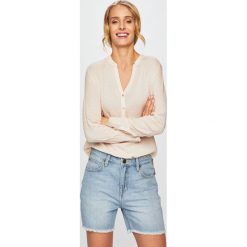 Jacqueline de Yong - Bluzka. Bluzki damskie Jacqueline de Yong, bez wzorów, z tkaniny, bez kołnierzyka, bez ramiączek. W wyprzedaży za 39.90 zł.