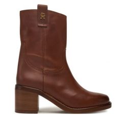 Botki Tommy Hilfiger. Brązowe botki damskie Tommy Hilfiger, bez wzorów, bez obcasa, na słupku, bez zapięcia. Za 799.99 zł.